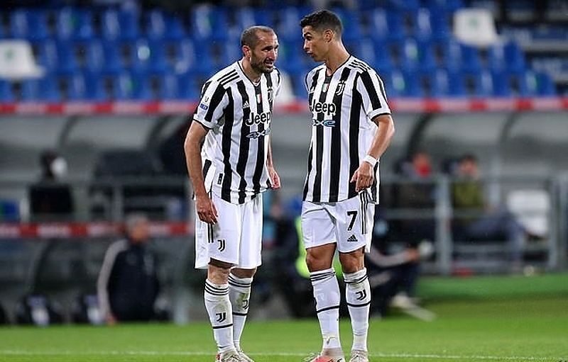 Chiellini không thích cách đá của CR7 khi còn sát cánh với nhau?