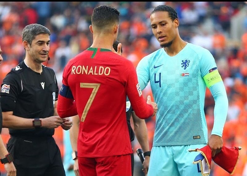 Cuộc chiến giữa Van Dijk và Ronaldo