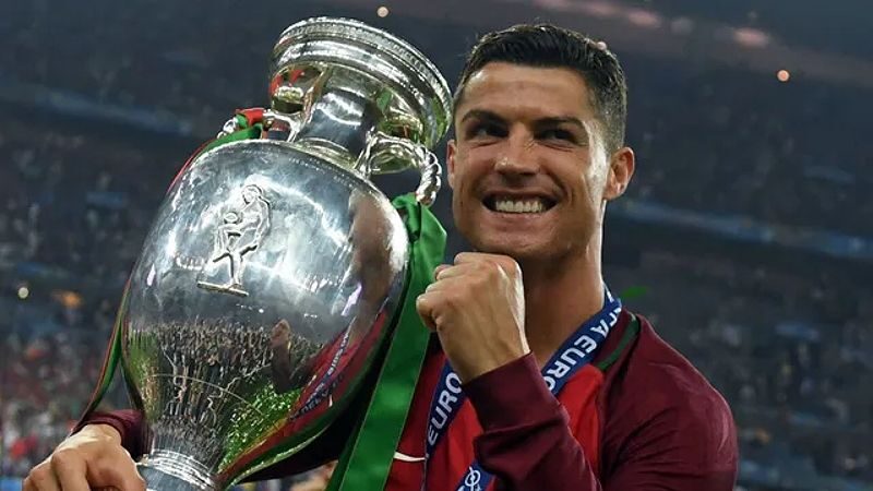 Khoảnh khắc thất vọng của Ronaldo