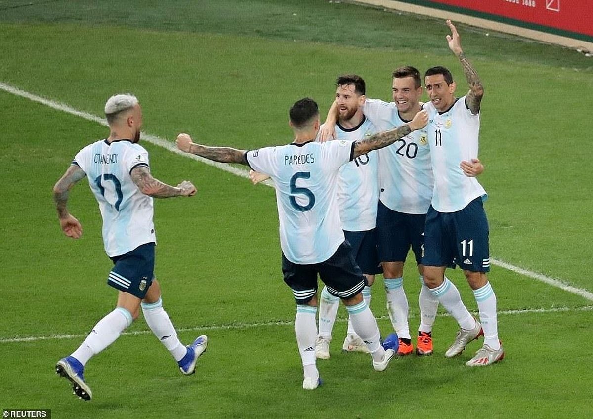 Phản ứng của người hâm mộ Argentina sau khi Messi hát quốc ca