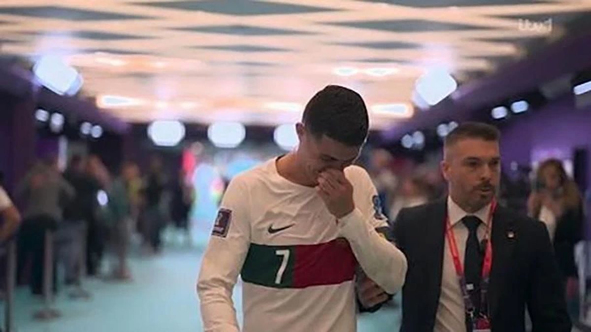 Ronaldo bật khóc sau khi Bồ Đào Nha bị loại khỏi World Cup 2022. ẢNH: GETTY