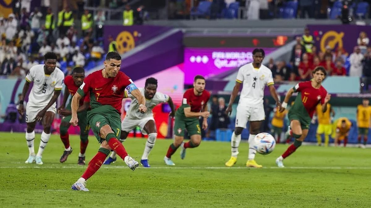 Ronaldo ghi bàn cho Bồ Đào Nha tại World Cup