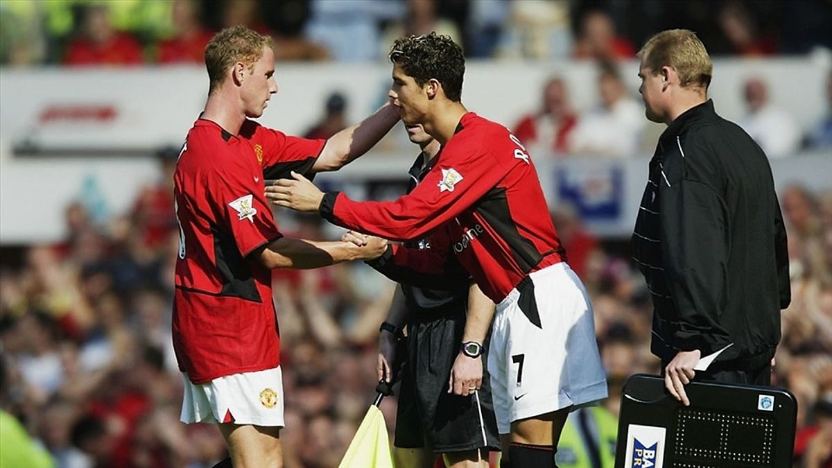 Ronaldo trong trận ra mắt Man United năm 2003